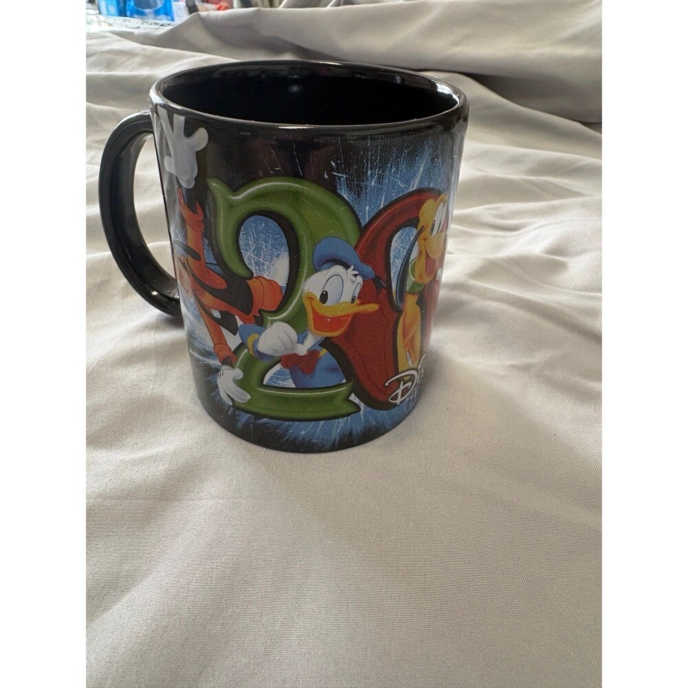 2013 Disney commemorative glass black mug Mickey Mouse,Minnie Mouse Pluto Donald